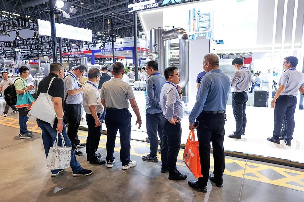 金沙1963磁悬浮热压式蒸馏水机吸引了众多客户